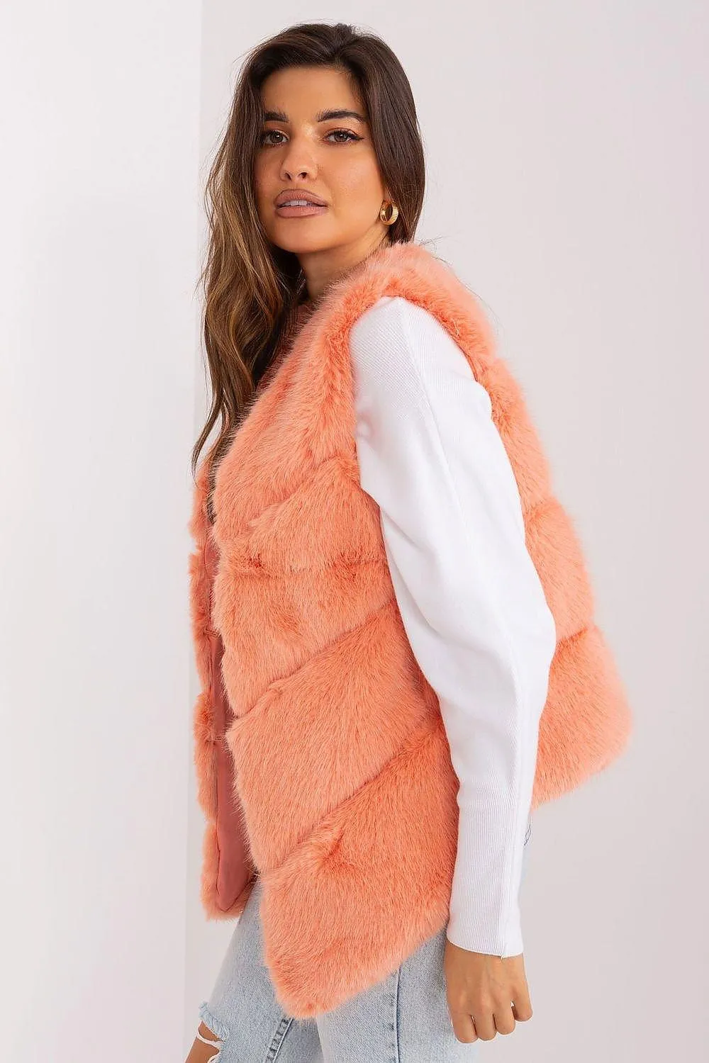 Elegant Multi-Pocket Faux Fur Vest for Every Event