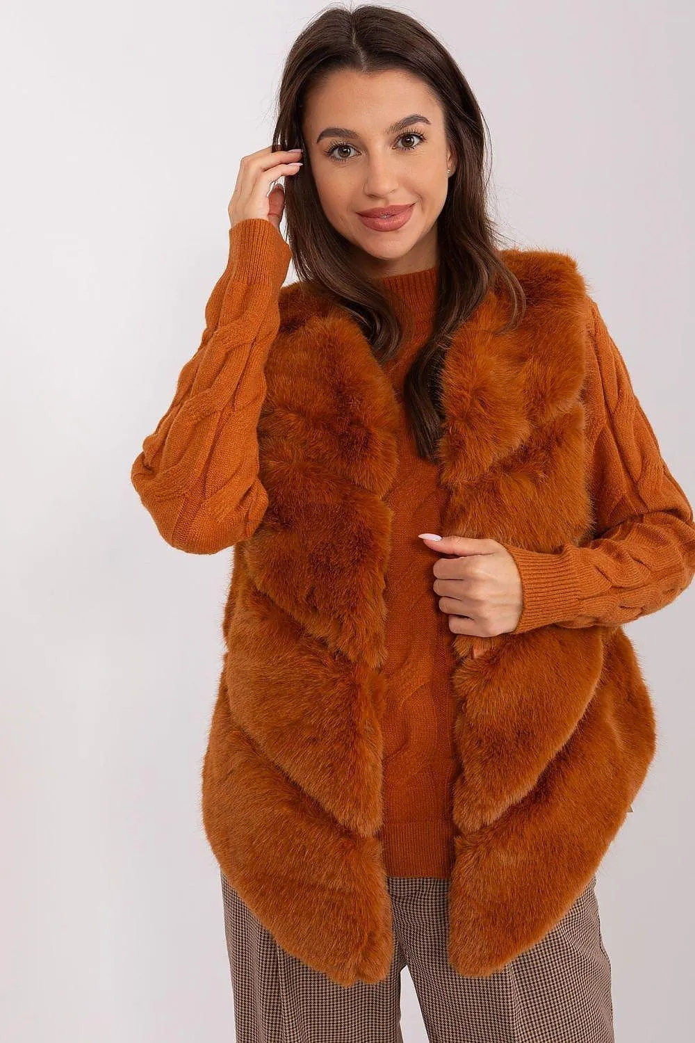 Elegant Multi-Pocket Faux Fur Vest for Every Event