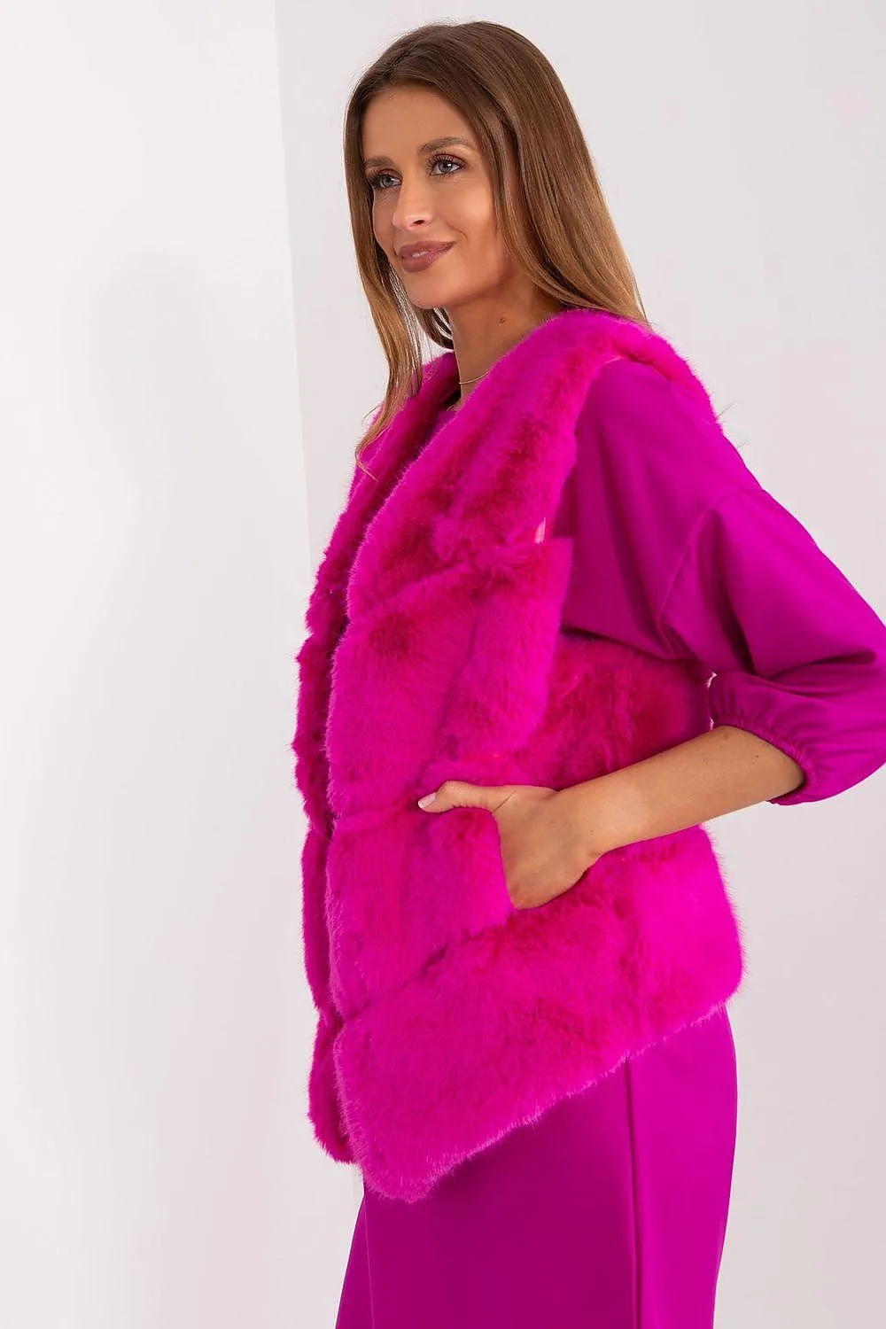 Elegant Multi-Pocket Faux Fur Vest for Every Event