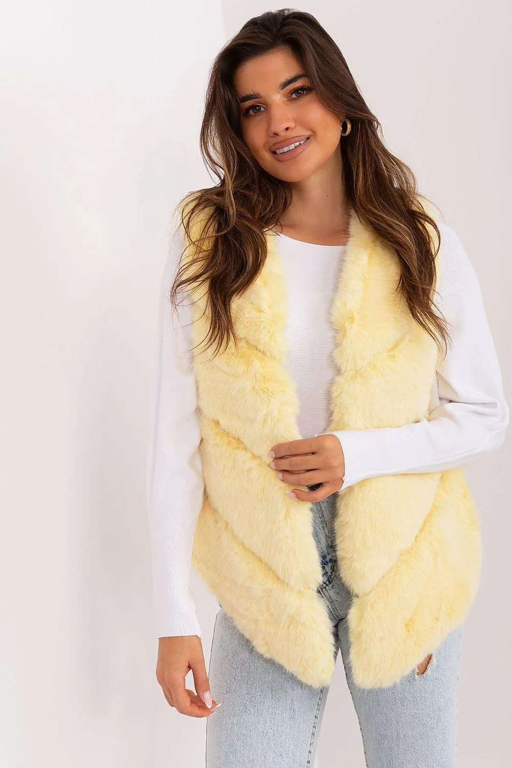 Elegant Multi-Pocket Faux Fur Vest for Every Event