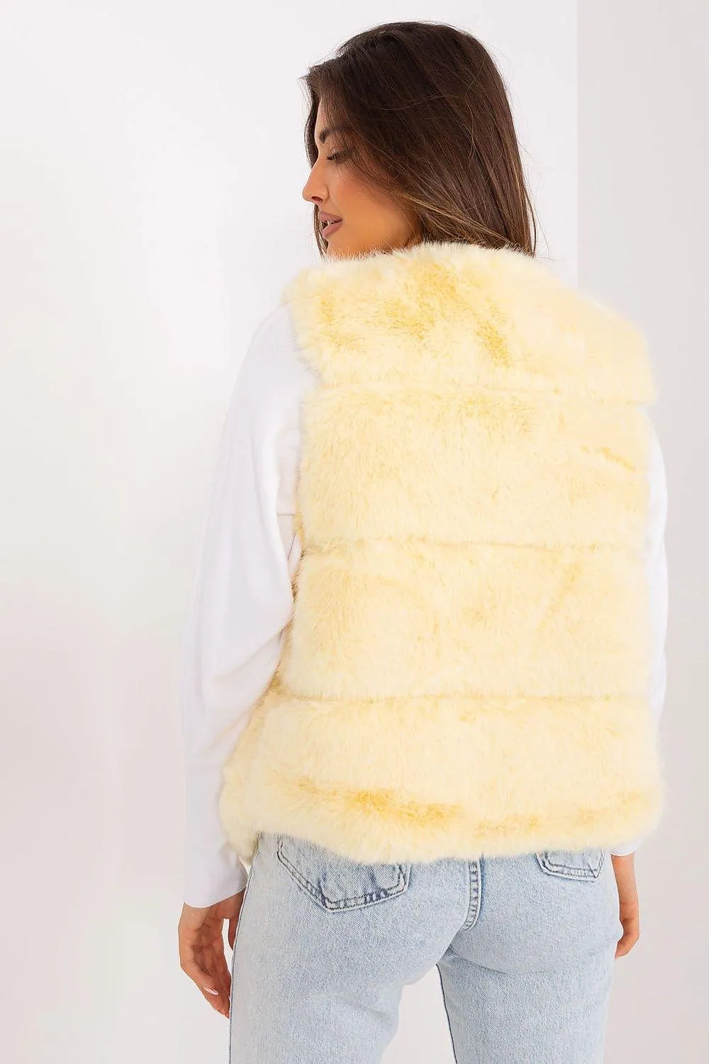 Elegant Multi-Pocket Faux Fur Vest for Every Event