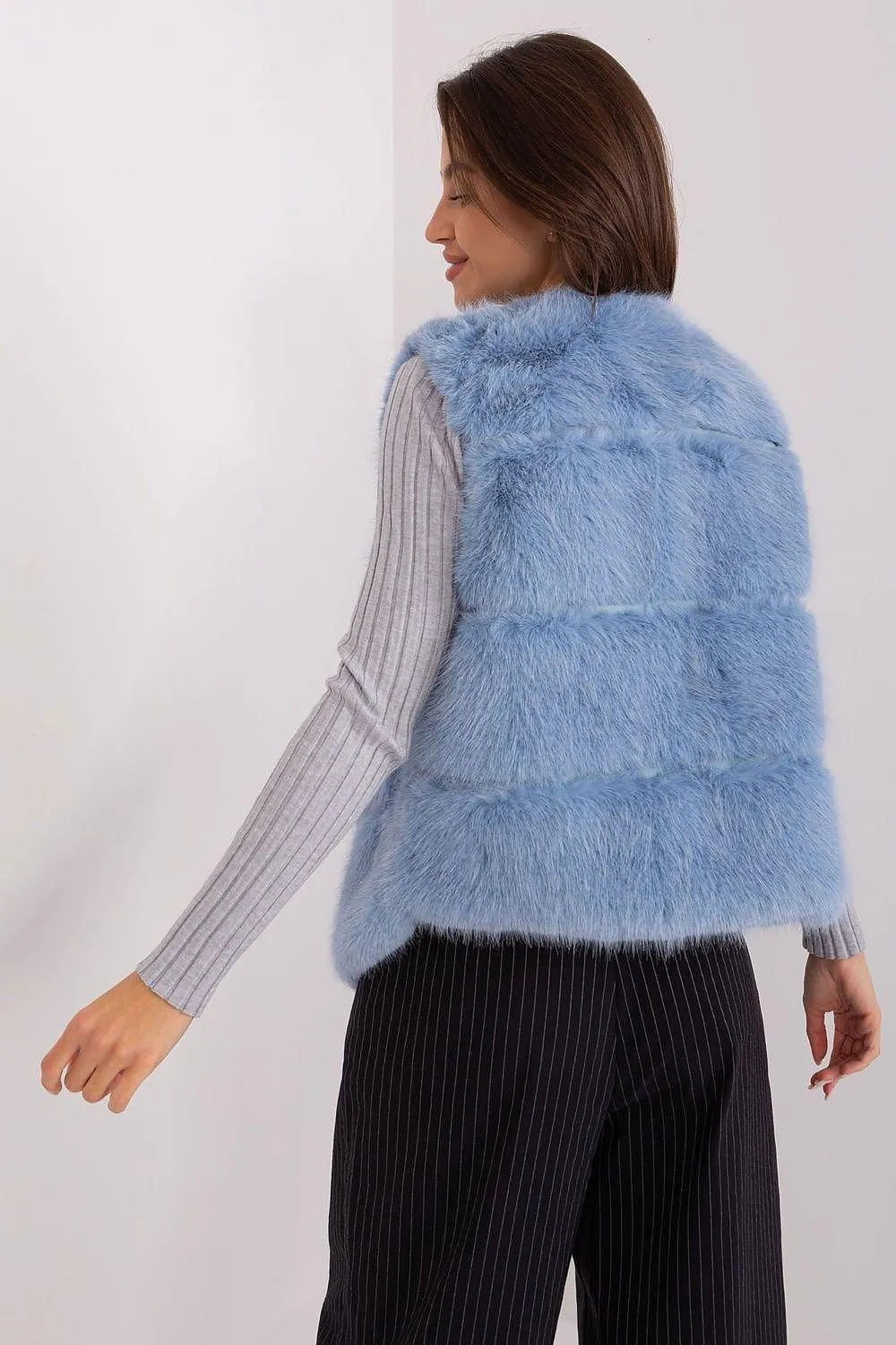 Elegant Multi-Pocket Faux Fur Vest for Every Event