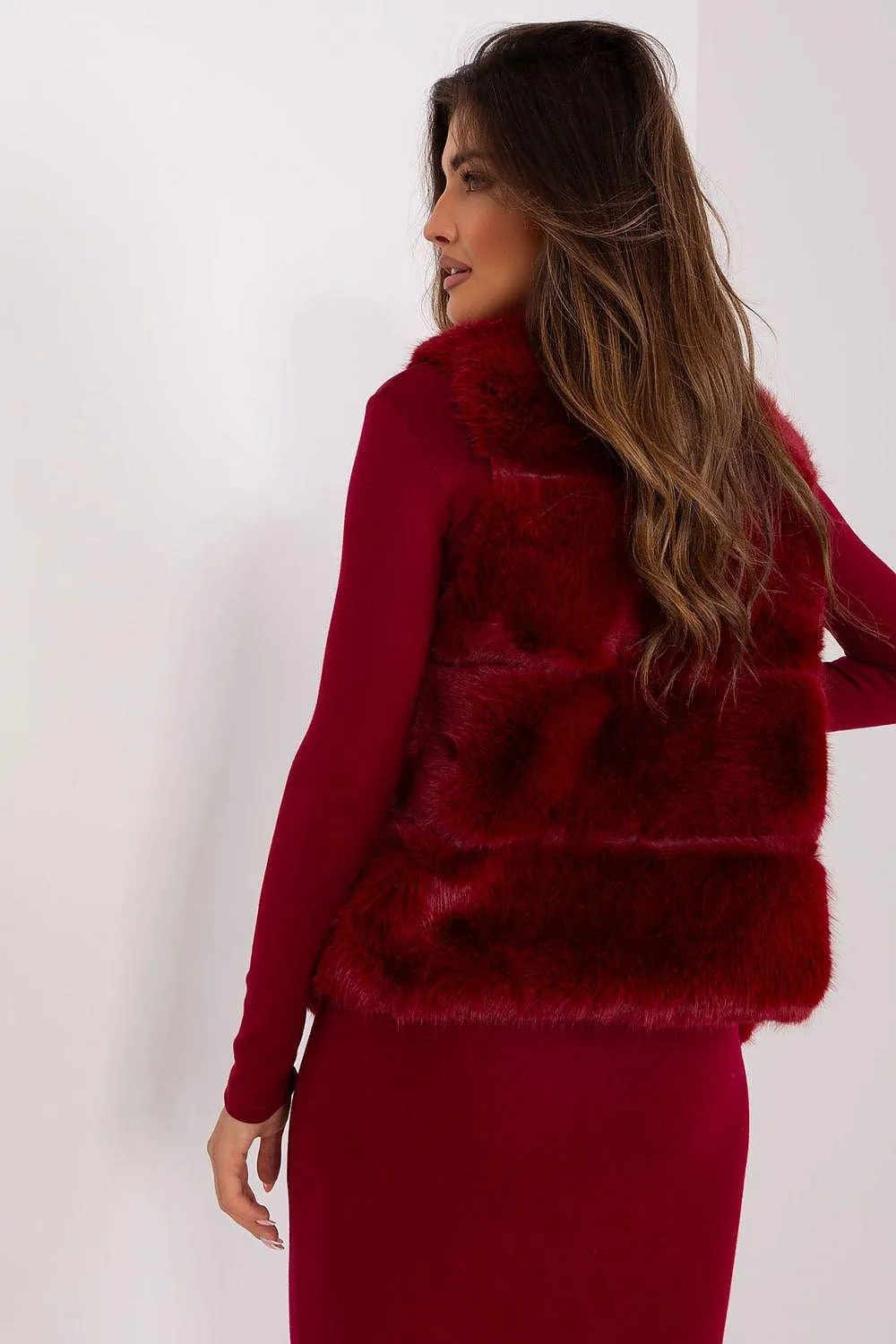 Elegant Multi-Pocket Faux Fur Vest for Every Event