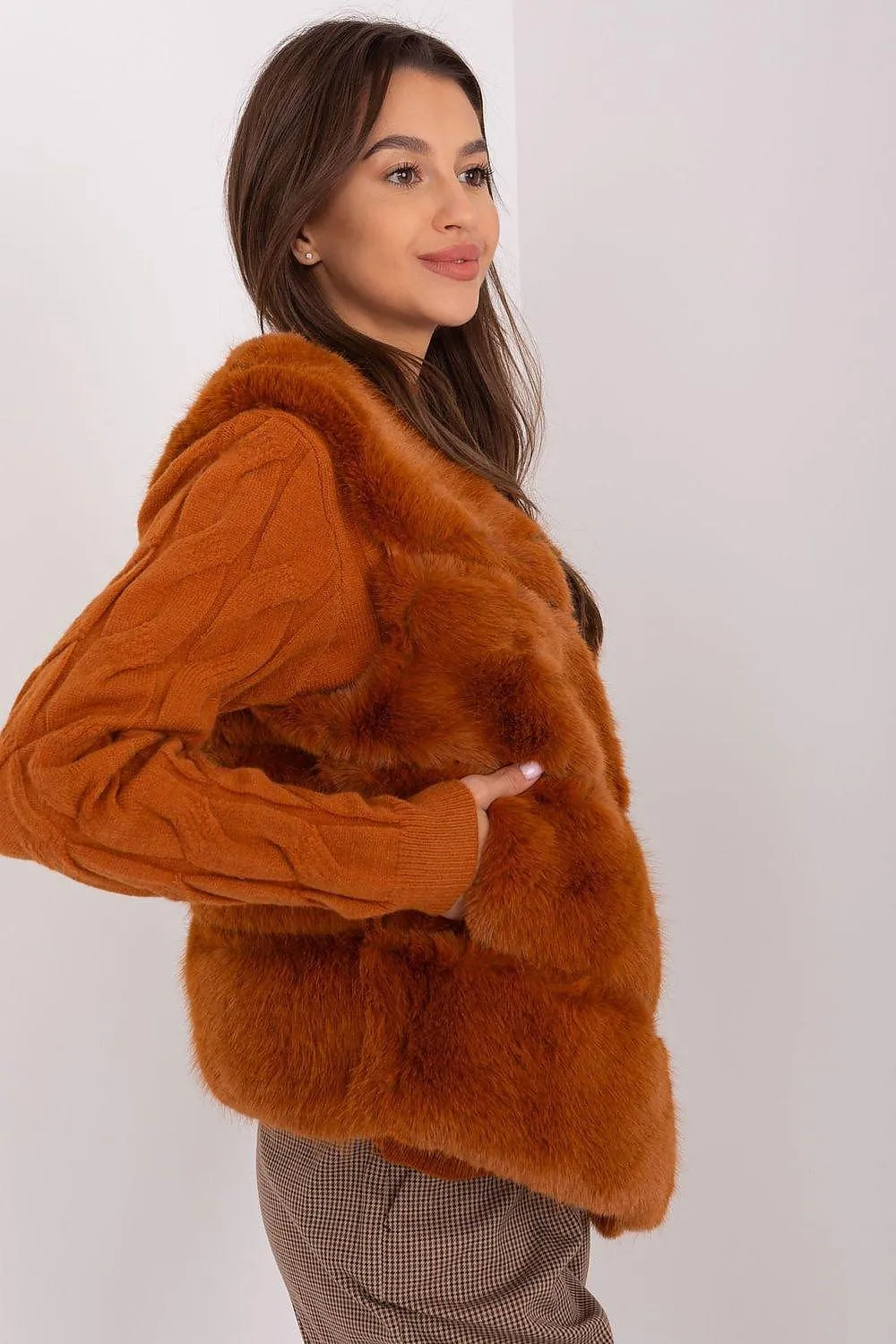 Elegant Multi-Pocket Faux Fur Vest for Every Event