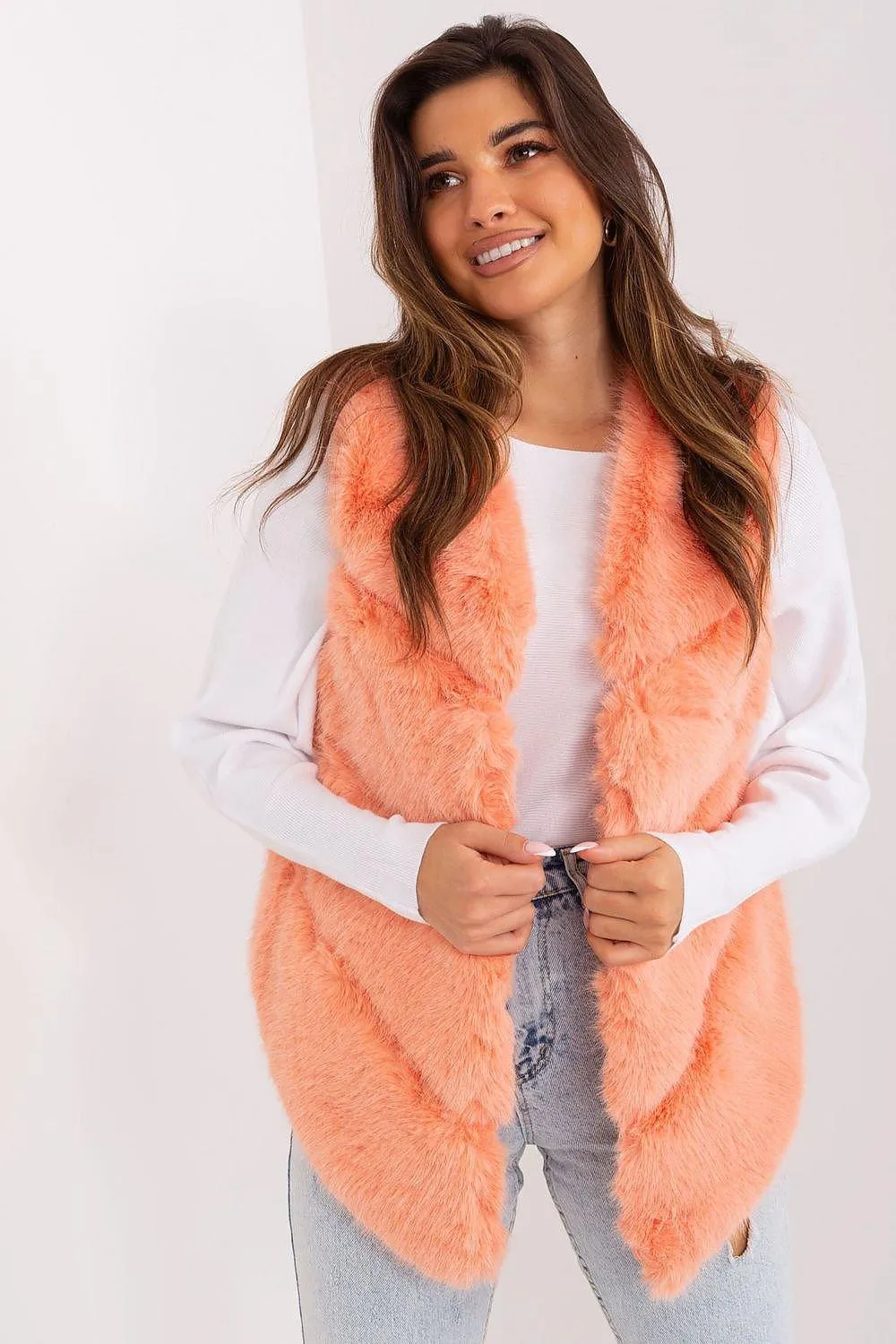 Elegant Multi-Pocket Faux Fur Vest for Every Event