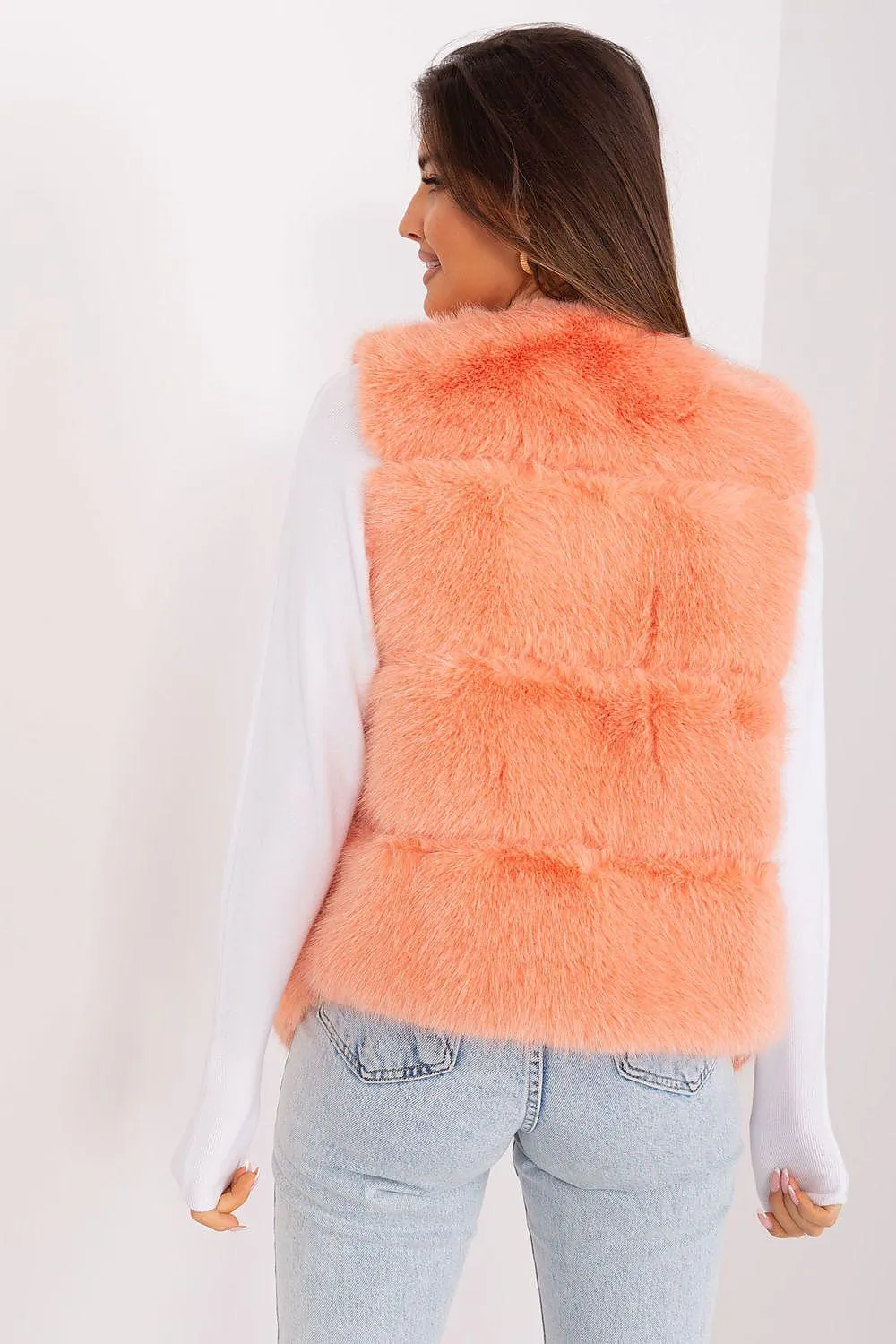 Elegant Multi-Pocket Faux Fur Vest for Every Event